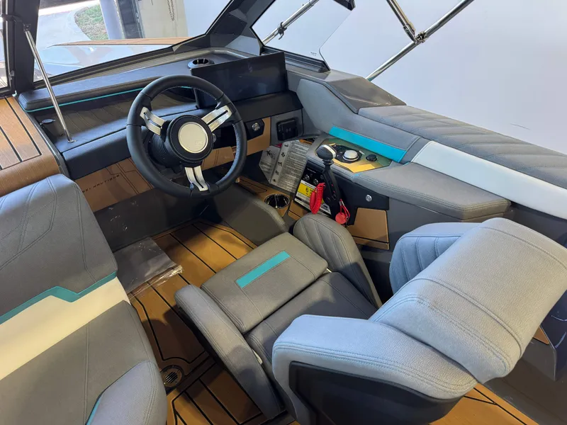 Slide: The Image of Nautique Ski Nautique 2026 - 17