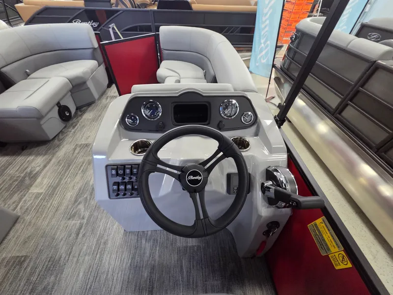 Slide: The Image of Bentley Pontoons LE 160 CR 2026 - 13