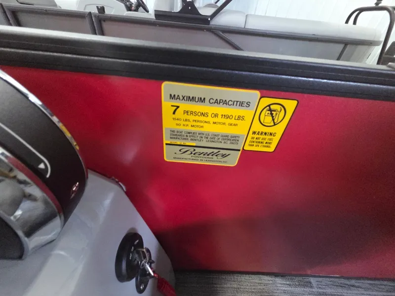 Slide: The Image of Bentley Pontoons LE 160 CR 2026 - 21