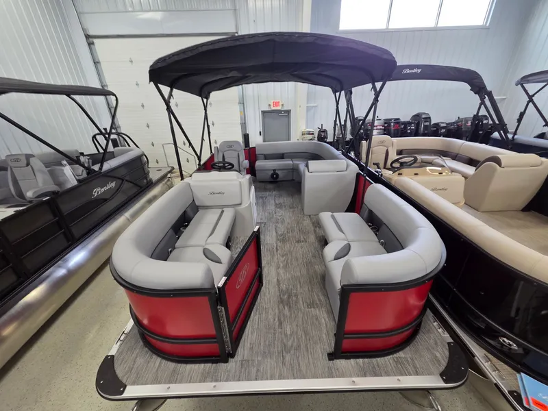 Slide: The Image of Bentley Pontoons LE 160 CR 2026 - 5