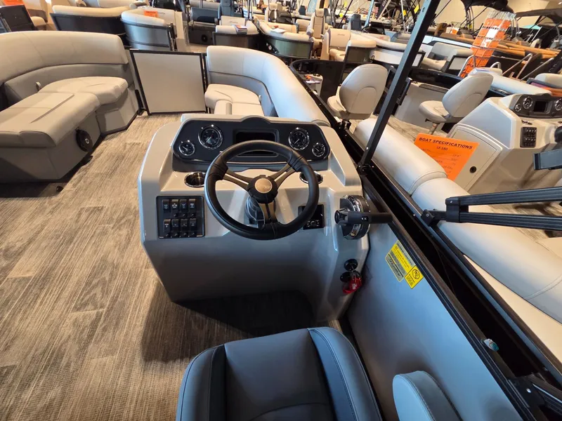 Slide: The Image of Bentley Pontoons LE 200 CR 2026 - 10