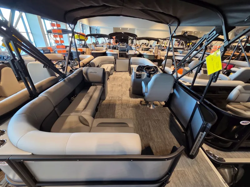 Slide: The Image of Bentley Pontoons LE 200 CR 2026 - 15