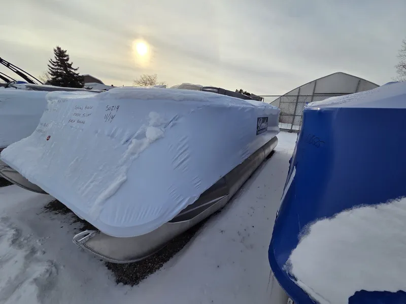 Slide: The Image of Bentley Pontoons LE 200 CR 2026 - 2