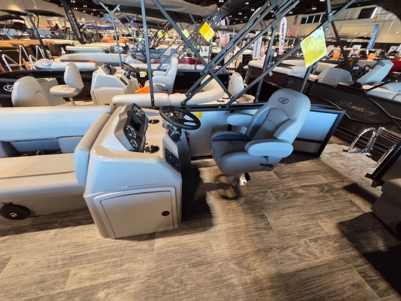 Slide: The Image of Bentley Pontoons LE 200 CR 2026 - 9