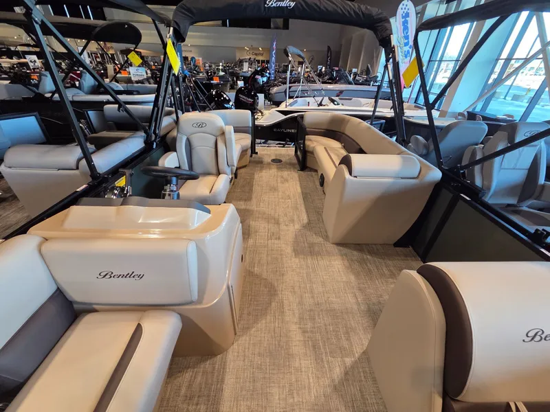 Slide: The Image of Bentley Pontoons LE 200 CW 2026 - 10