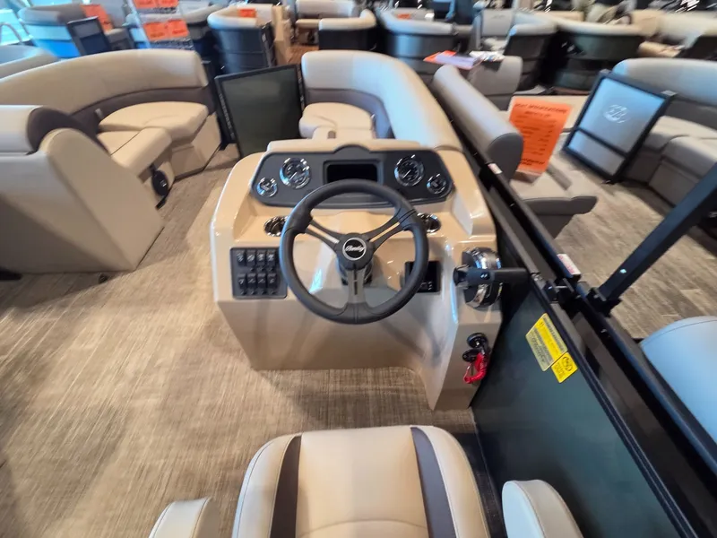 Slide: The Image of Bentley Pontoons LE 200 CW 2026 - 12