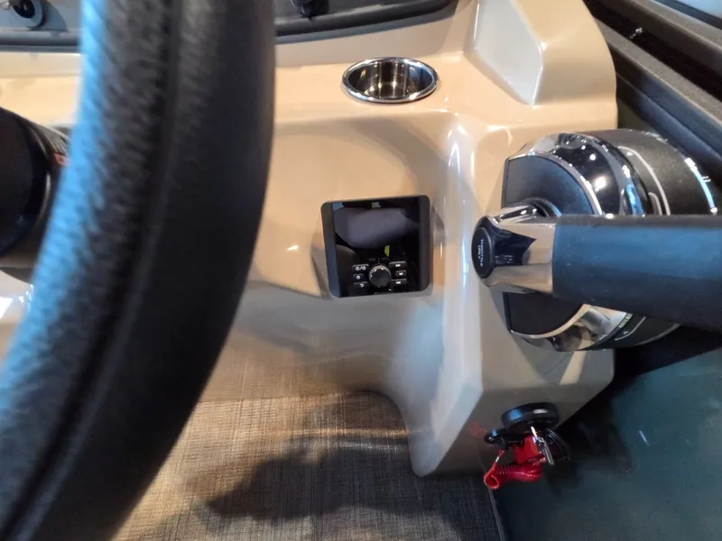 Slide: The Image of Bentley Pontoons LE 200 CW 2026 - 13