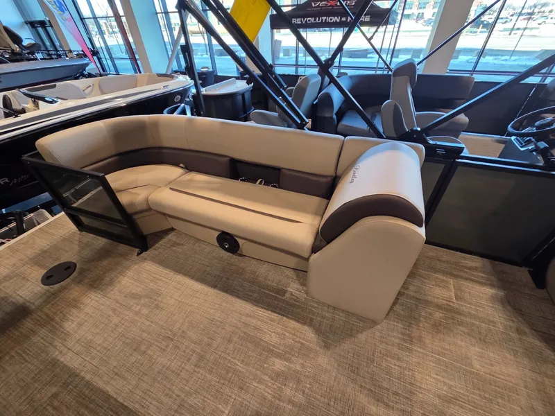 Slide: The Image of Bentley Pontoons LE 200 CW 2026 - 15