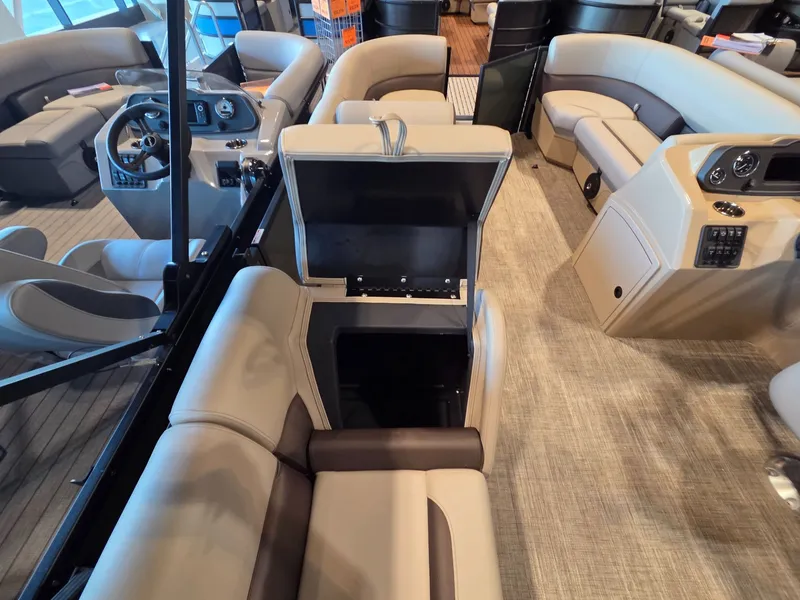 Slide: The Image of Bentley Pontoons LE 200 CW 2026 - 17