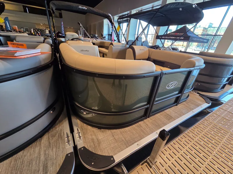 Slide: The Image of Bentley Pontoons LE 200 CW 2026 - 3