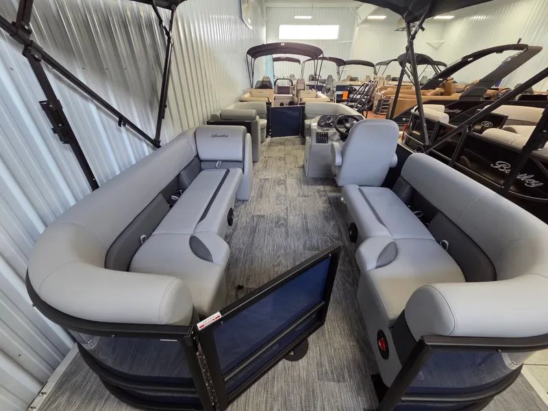 Slide: The Image of Bentley Pontoons LE 200 CW 2026 - 23