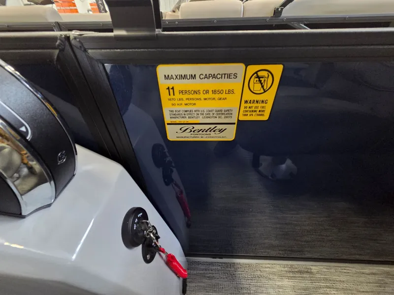Slide: The Image of Bentley Pontoons LE 200 CW 2026 - 24