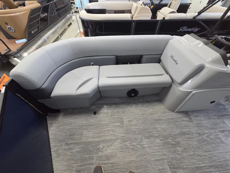Slide: The Image of Bentley Pontoons LE 200 CW 2026 - 7