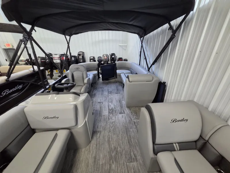 Slide: The Image of Bentley Pontoons LE 200 CW 2026 - 8