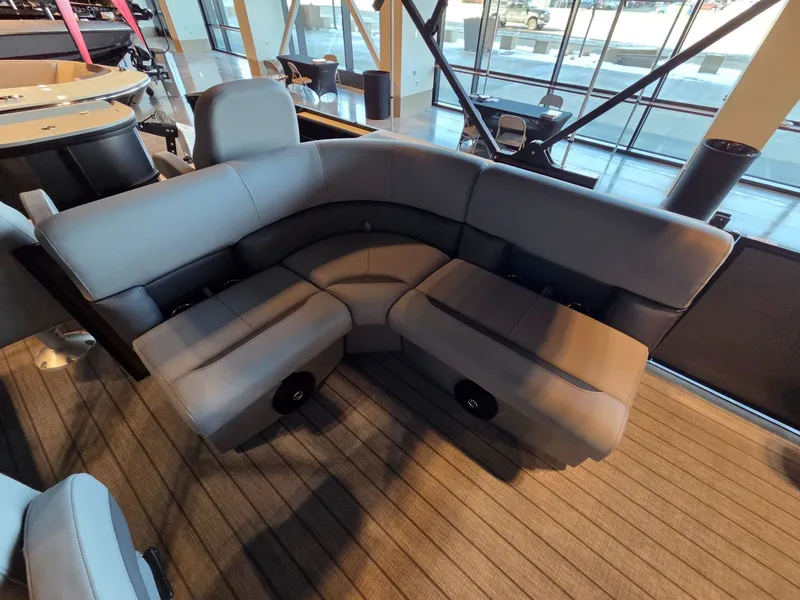 Slide: The Image of Interior of Bentley Pontoons FISH 200 FISH N CRUISE 2026. - 13