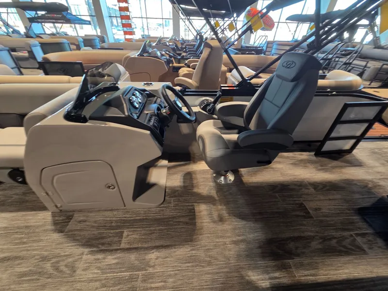 Slide: The Image of Interior of Bentley Pontoons Legacy 200 Cruise XL 2026. - 11