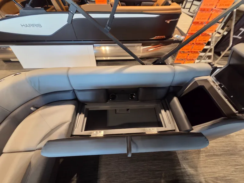 Slide: The Image of Interior of Bentley Pontoons Legacy 200 Cruise XL 2026. - 17