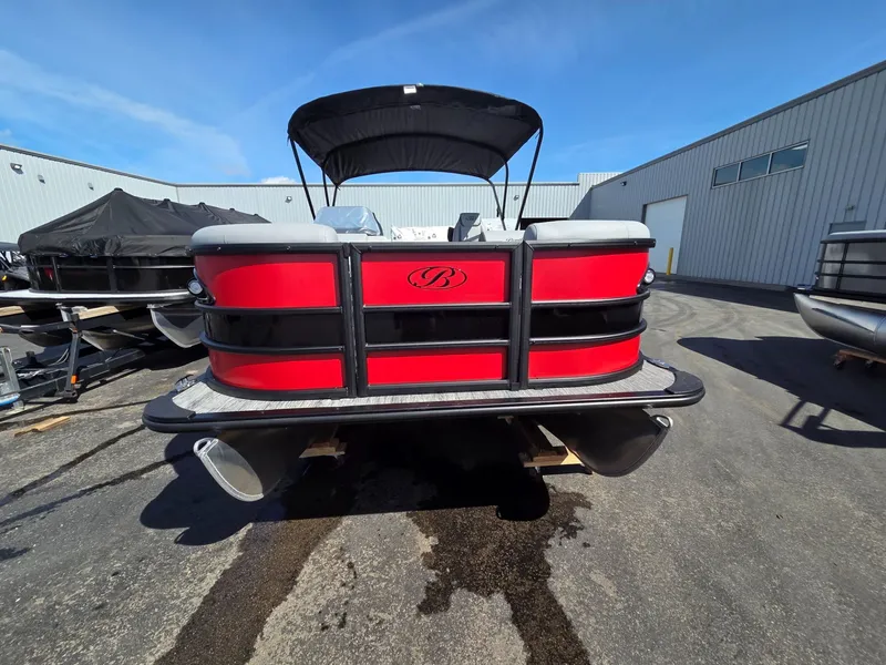 Slide: The Image of Bentley Pontoons Legacy 200 Swingback 2026 - 10