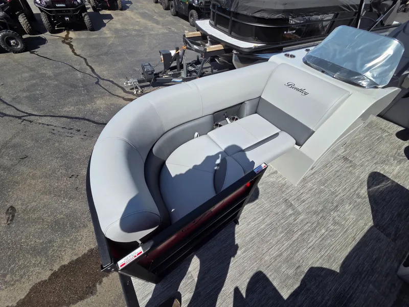 Slide: The Image of Bentley Pontoons Legacy 200 Swingback 2026 - 12