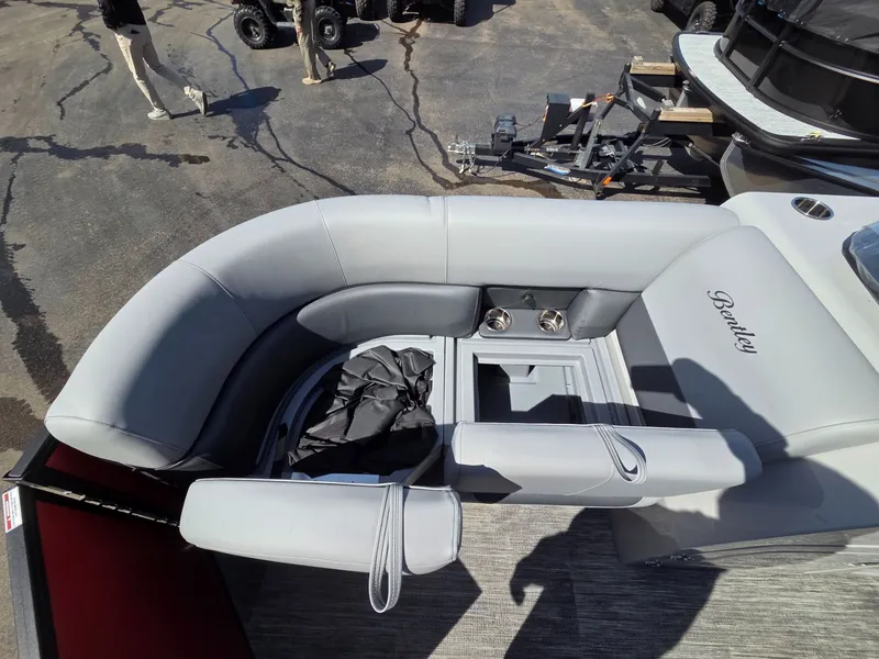 Slide: The Image of Bentley Pontoons Legacy 200 Swingback 2026 - 27