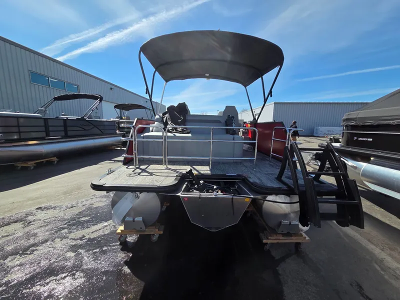 Slide: The Image of Bentley Pontoons Legacy 200 Swingback 2026 - 6