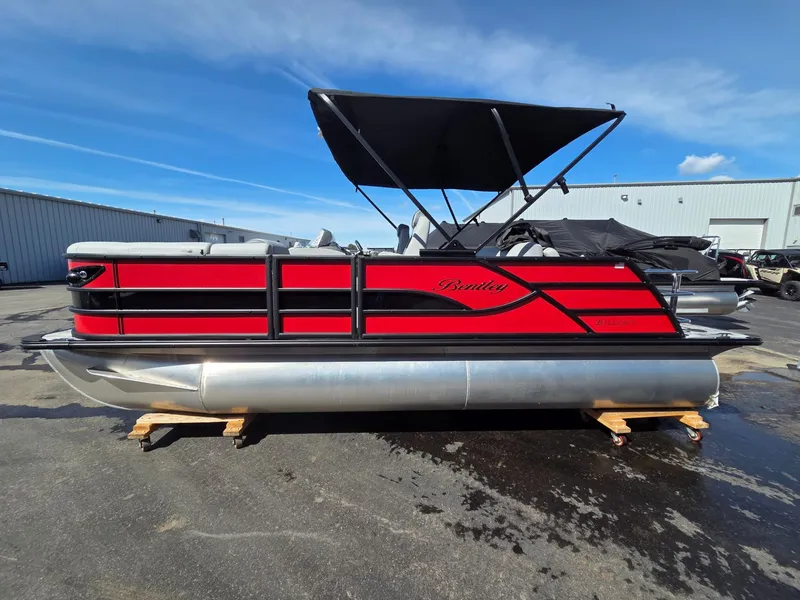 Slide: The Image of Bentley Pontoons Legacy 200 Swingback 2026 - 8