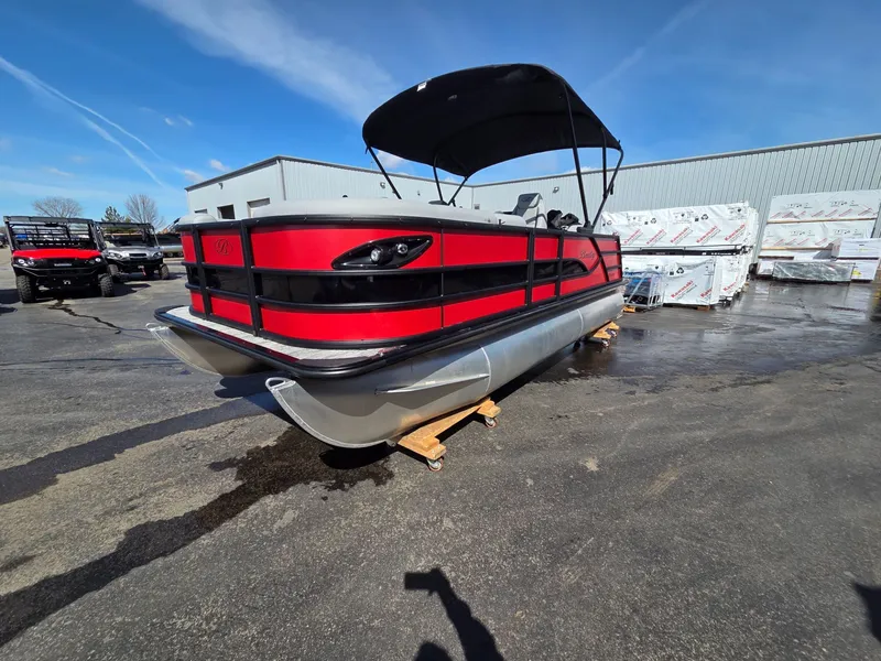 Slide: The Image of Bentley Pontoons Legacy 200 Swingback 2026 - 9