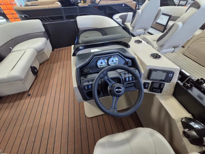 Slide: The Image of Bentley Pontoons FISH 220 FISH & CRUISE 2026 - 11