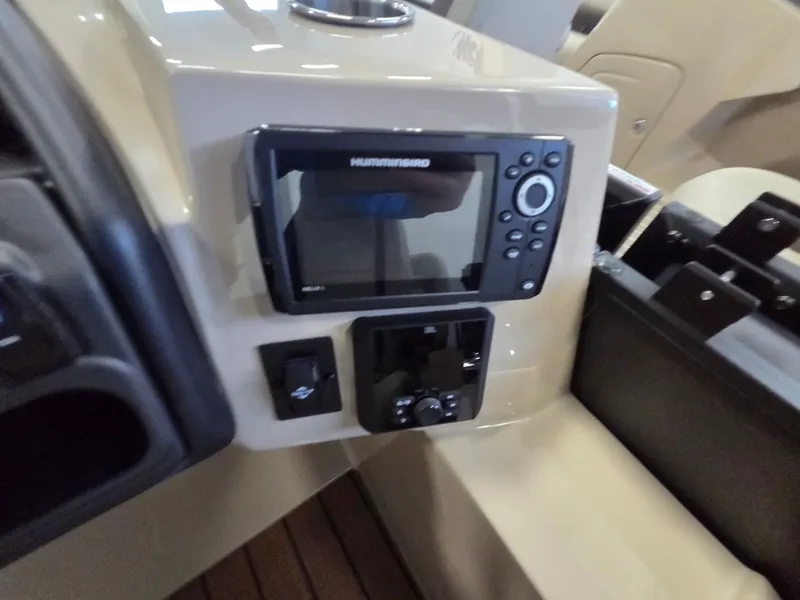 Slide: The Image of Bentley Pontoons FISH 220 FISH & CRUISE 2026 - 12