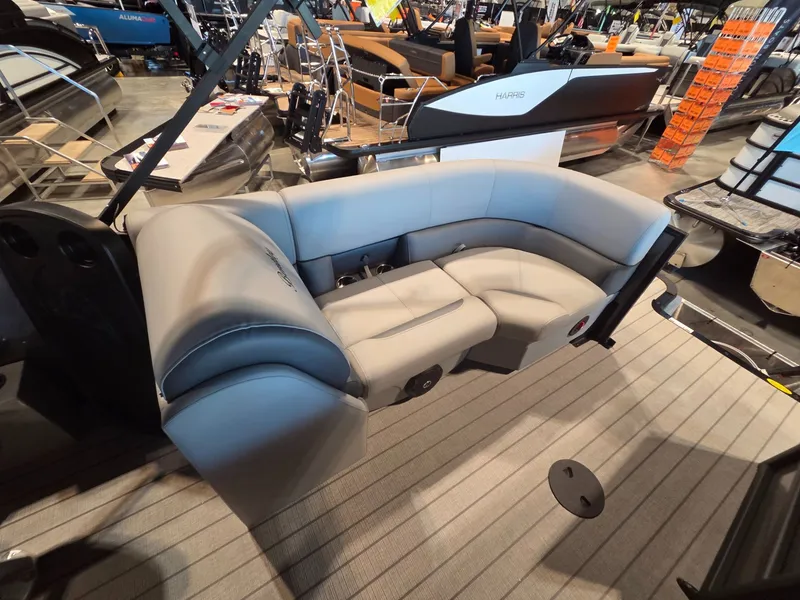Slide: The Image of Interior of Bentley Pontoons Legacy 220 Navigator 2026. - 17