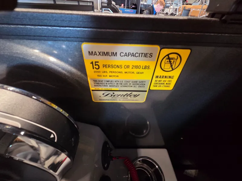 Slide: The Image of Capacity label for Bentley Pontoons Legacy 220 Navigator 2026. - 24