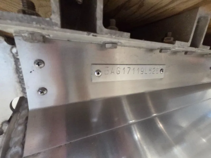 Slide: The Image of Metal plate with serial number on Bentley Pontoons Legacy 220 Navigator 2026. - 25