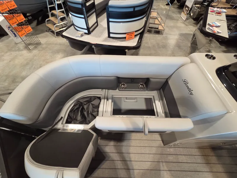 Slide: The Image of Interior of Bentley Pontoons Legacy 220 Navigator 2026. - 7
