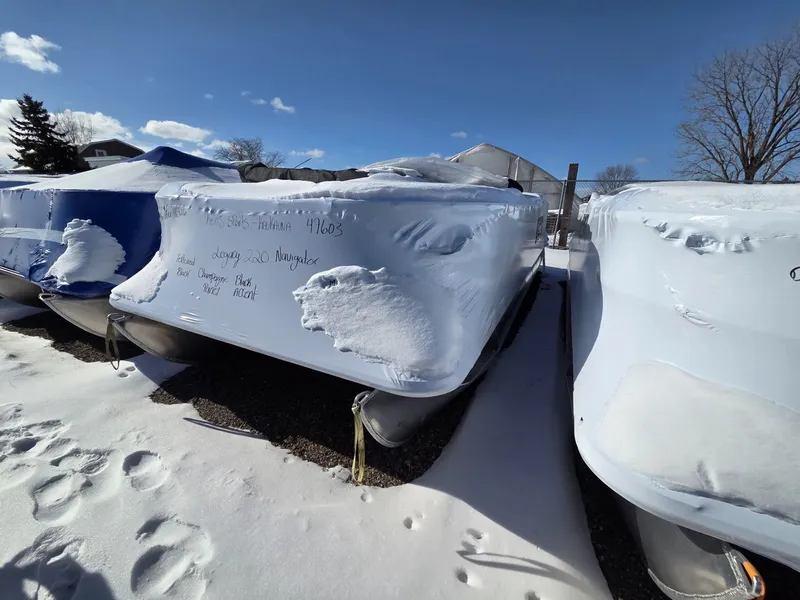 Slide: The Image of Bentley Pontoons Legacy 220 Navigator 2026 - 2