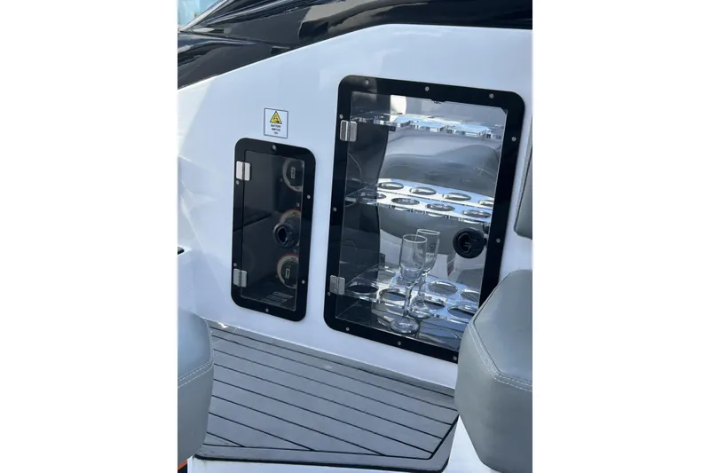 Slide: The Image of Interior of 2024 L'acqua Royale LR280 GRAN CABRIO with glass storage compartment. - 33