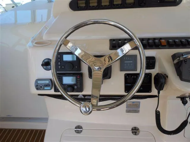 Slide: The Image of Steering console of a 2007 Grady-White Express 360 boat. - 5