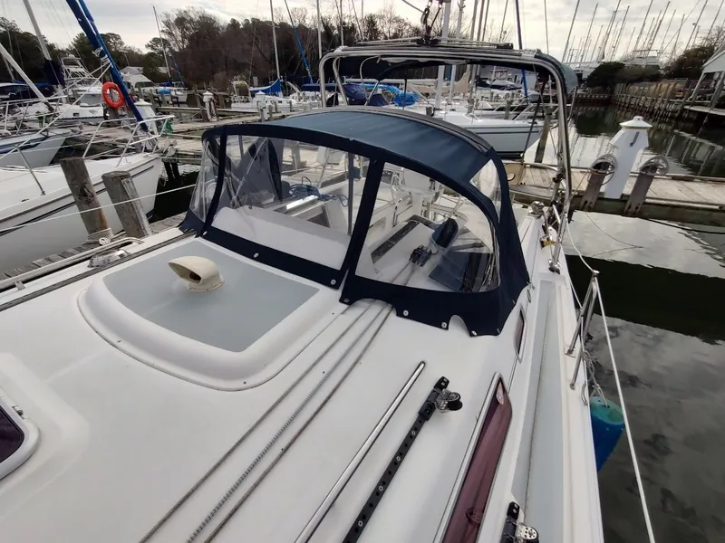 Slide: The Image of Hunter 33 2004 - 13