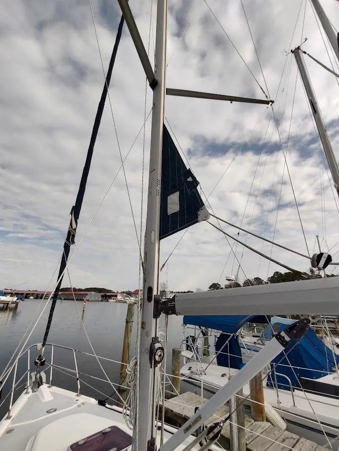 Slide: The Image of Hunter 33 2004 - 14