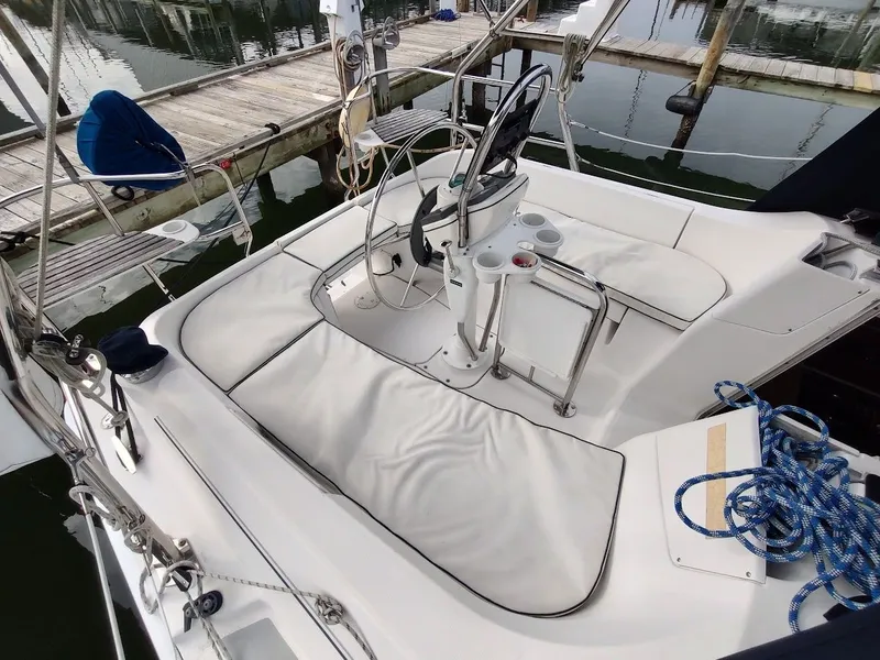 Slide: The Image of Hunter 33 2004 - 16