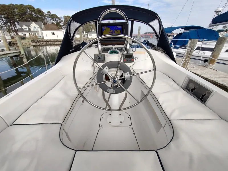 Slide: The Image of Hunter 33 2004 - 19