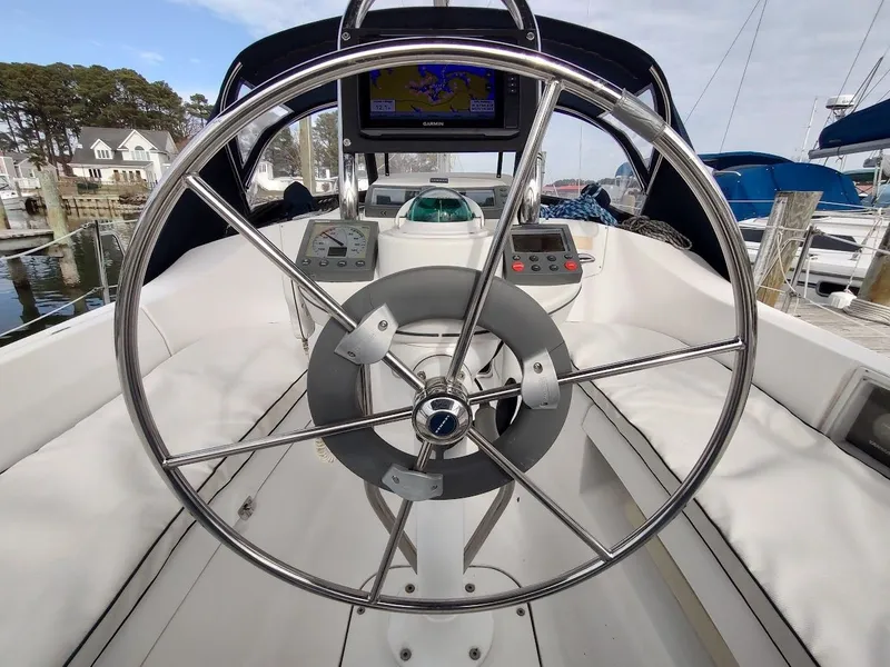 Slide: The Image of Hunter 33 2004 - 20