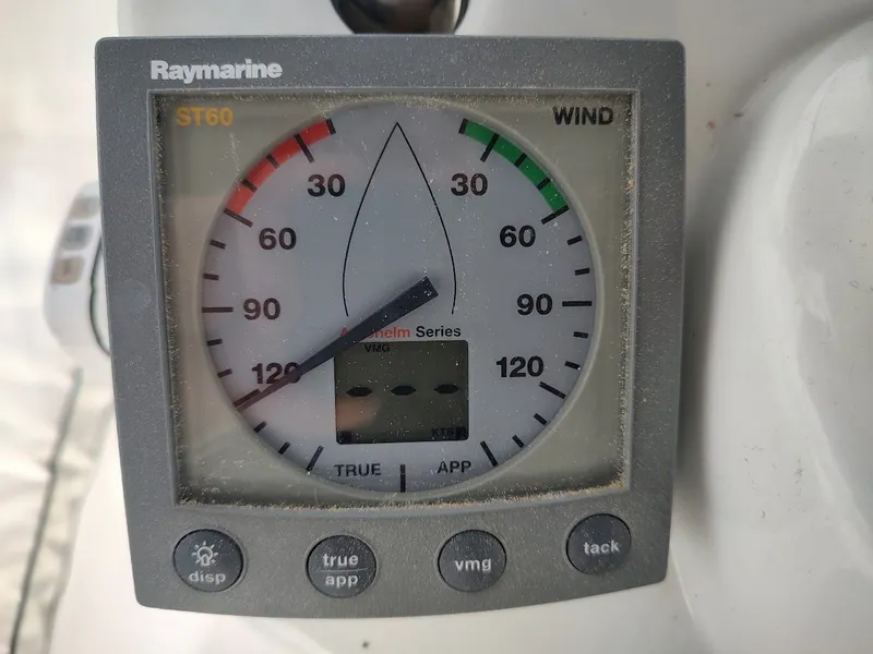 Slide: The Image of Hunter 33 2004 - 28