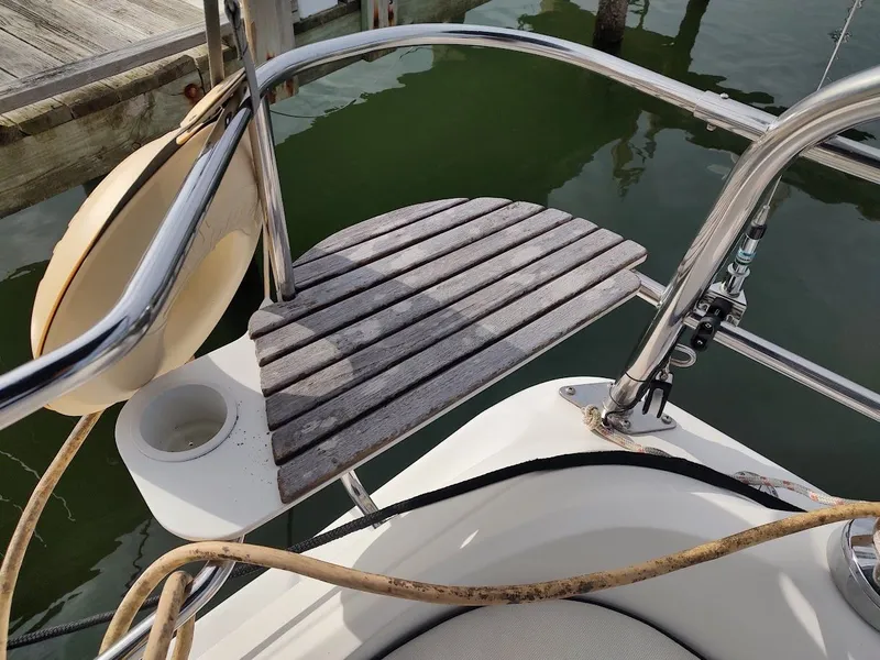 Slide: The Image of Hunter 33 2004 - 33