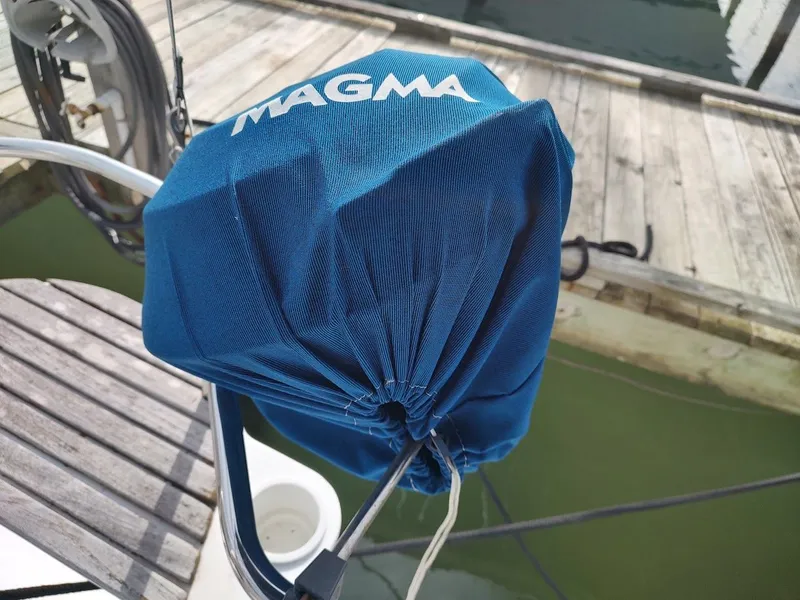 Slide: The Image of Hunter 33 2004 - 35