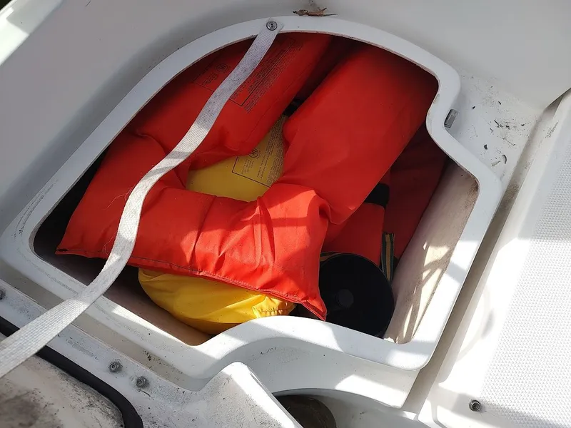 Slide: The Image of Hunter 33 2004 - 38