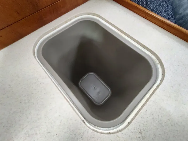 Slide: The Image of Hunter 33 2004 - 49