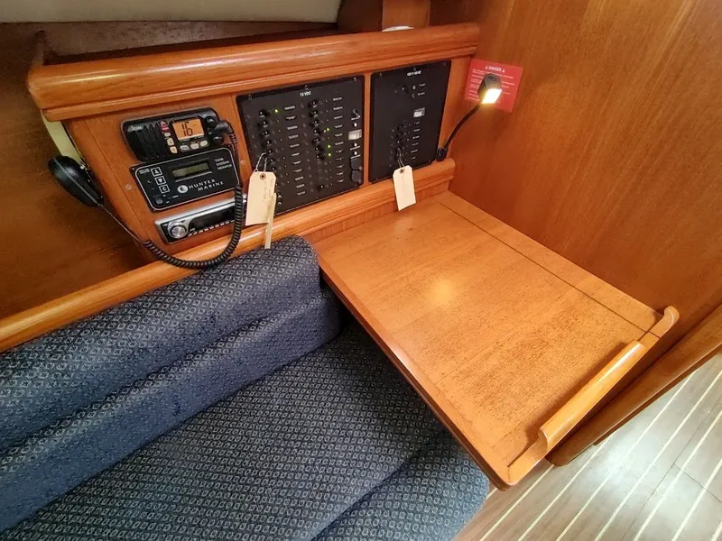 Slide: The Image of Hunter 33 2004 - 59