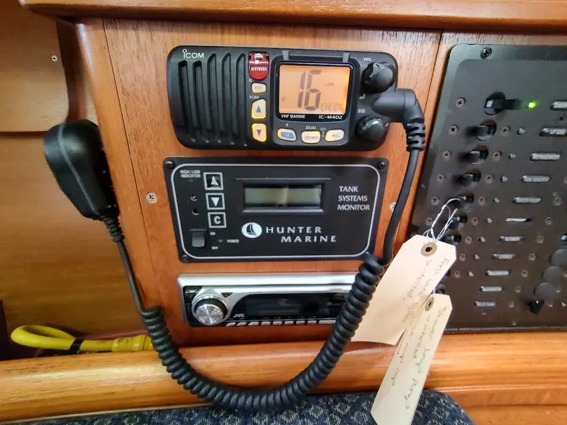 Slide: The Image of Hunter 33 2004 - 60