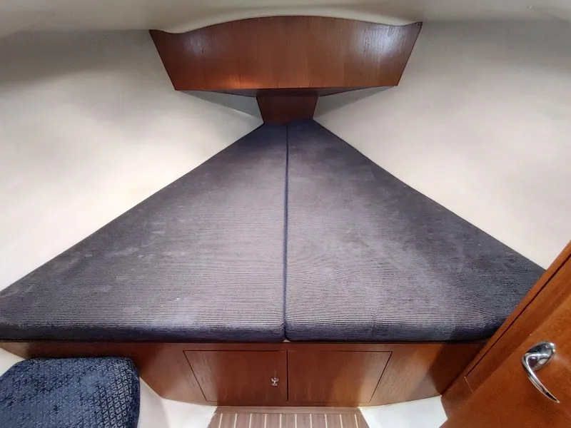 Slide: The Image of Hunter 33 2004 - 64