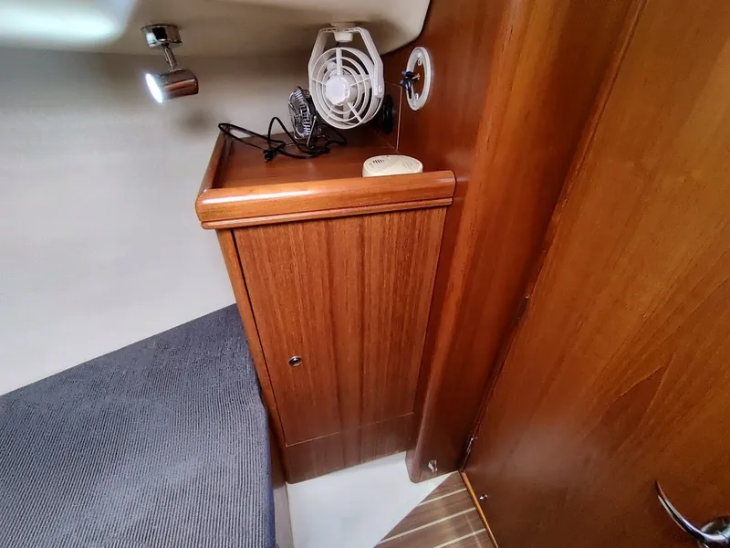 Slide: The Image of Hunter 33 2004 - 66